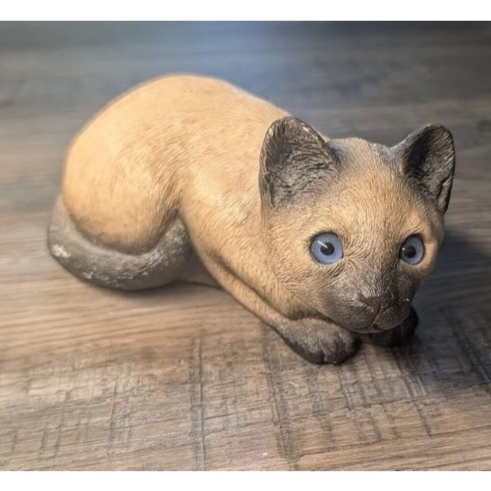 Sandicast Siamese Kitty Cat Sculpture Blue Eyes 1981 Original Sandra Brue 7"